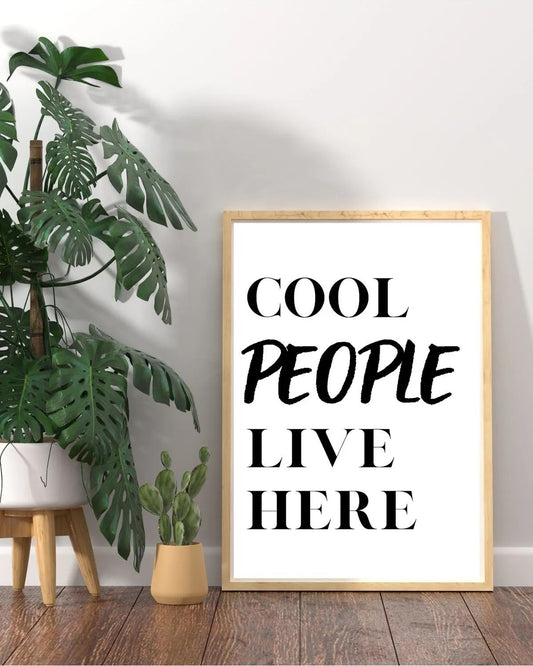 Modern bir evin giriş holü veya salonu için havalı mesajlı çerçeveli tablo kullanım örneği