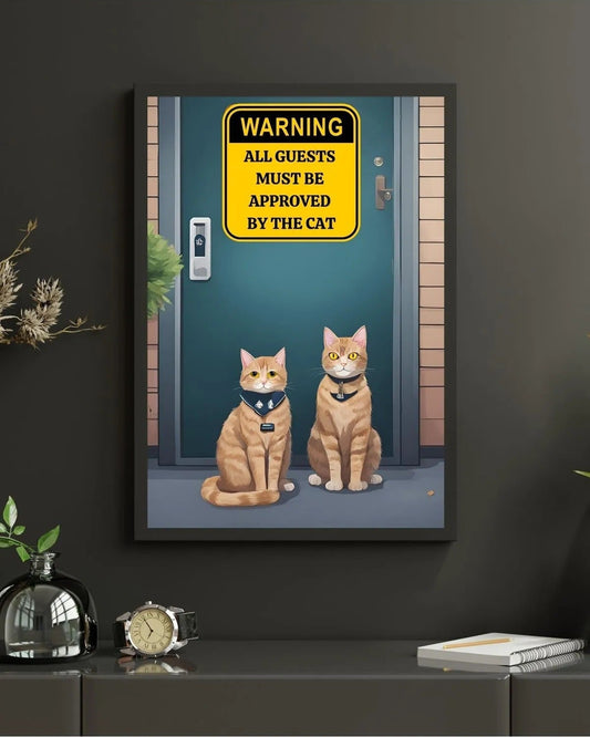 Kapı önünde bekleyen iki sarman kedi illüstrasyonu ve sarı uyarı tabelası detay çekimi