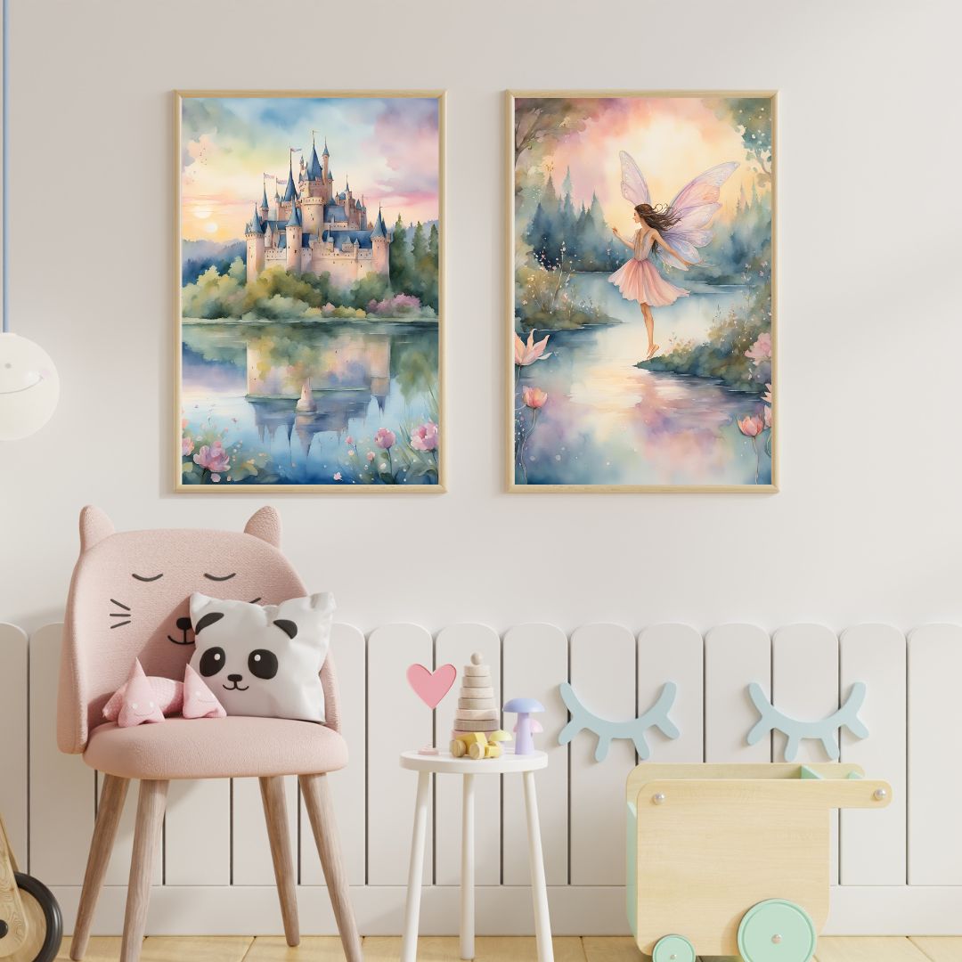 Modern ve masalsı çocuk odası dekorasyonu için peri kızı ve şato çerçeveli poster kullanım örneği