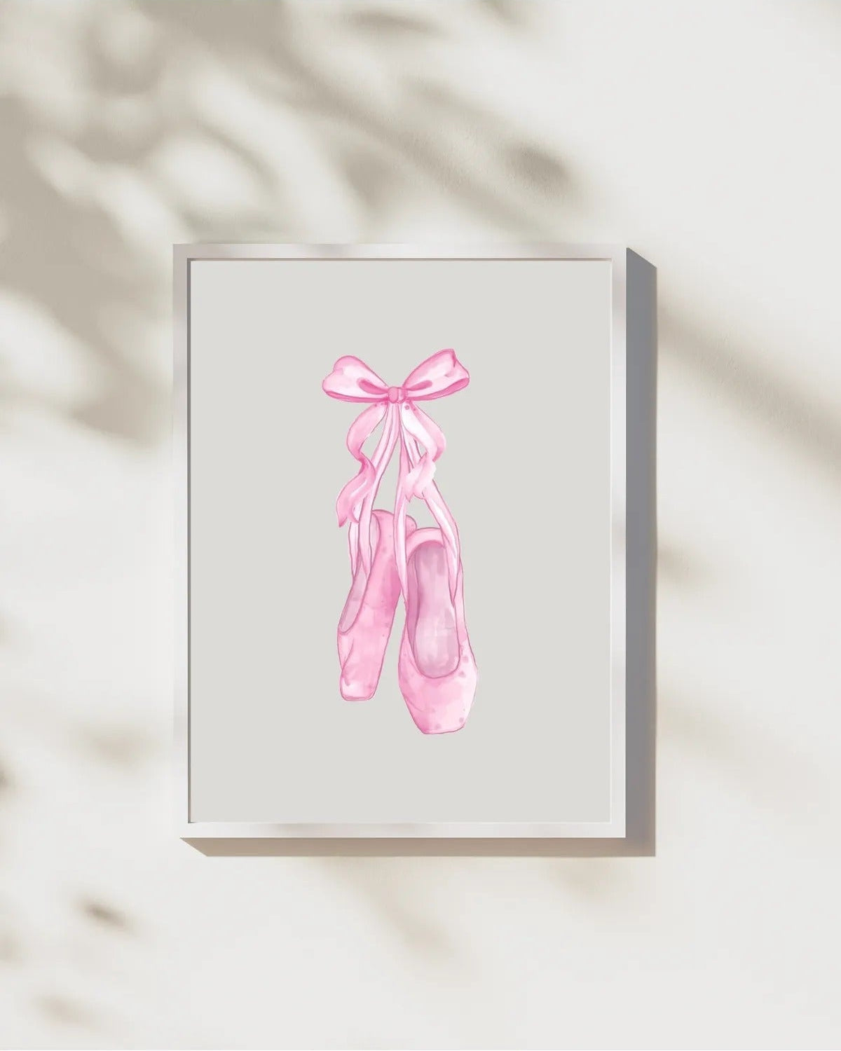 Pembe ve beyaz ağırlıklı modern bir kız çocuk odası dekorasyonunda 2'li balerin seti kullanım örneği