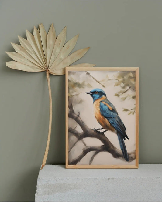 Sanatsal fırça darbeleriyle hazırlanmış mavi başlıklı kuş ve sisli çam ormanı illüstrasyonu detay çekimi