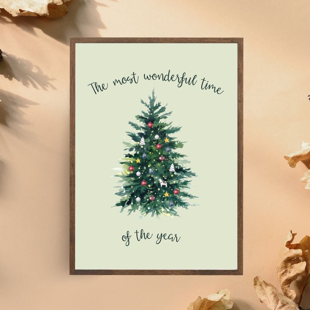 Suluboya efektli yılbaşı ağacı illüstrasyonu ve "The Most Wonderful Time" yazı detayı