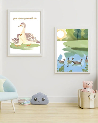 SÜMER Art Decoration "You are my sunshine" yazılı anne ve yavru ördek temalı 2'li çocuk odası poster seti ana görseli